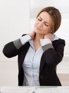 dolor de cuello debido a la osteocondrosis